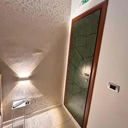 Conte Poderico 3* Naples