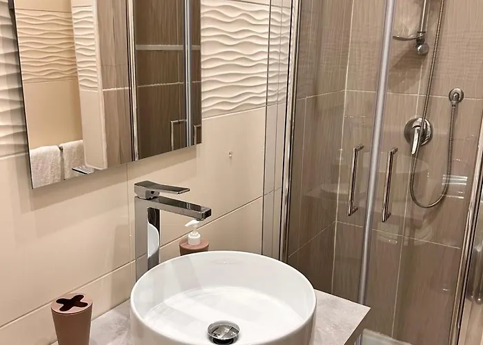 Conte Poderico 3* Napoli